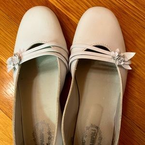 Girls Pampili Flower Embellished Slip On Dress Shoes